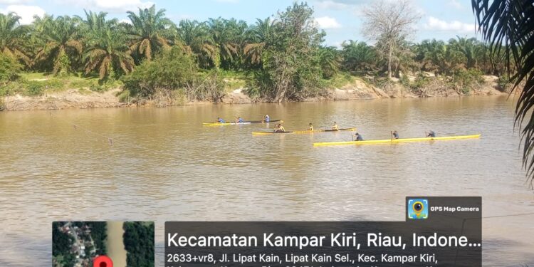 Perlombaan Pacu Sampan Memeriahkan Hari Raya Idul Fitri 1446 H Di Lipat Kain Selatan 