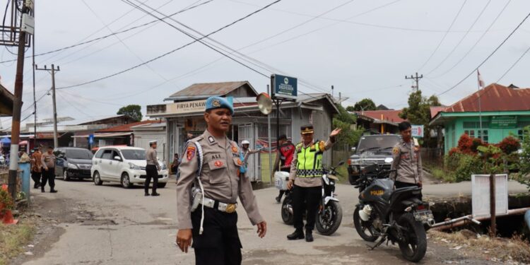 Kapolres Turun Lakukan Monitoring Arus Lalu Lintas Di Lokasi Wisata Danau Lut Tawar
