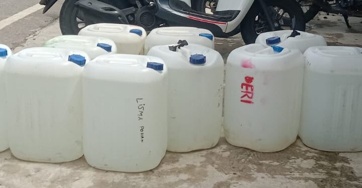 Warga Geram Pemberian Air Bersih Oleh PT. MSB, Bukti Limbah Mengancam Kesehatan