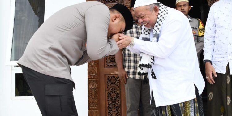 Awali Tugas Kapolres Aceh Timur, AKBP Irwan Kurniadi Silaturahmi dan Takzim Pada Ulama Abu Paya Pasi