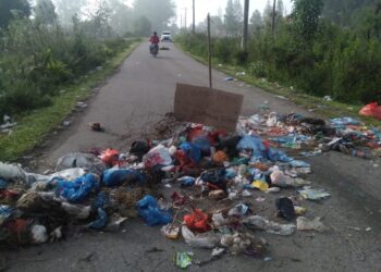 Lagi Lagi Jalan Perkampungan Kung Menjadi Tempat Buang Sampah Sembarangan