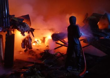 Membara! Dalam Hujan Sijago Merah Lalap 6 Rumah Warga Gampong Jawa