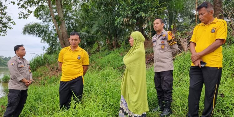 Tim Gabungan Terus Berupaya Mencari Korban Perempuan Tenggelam Di Sungai Kampar