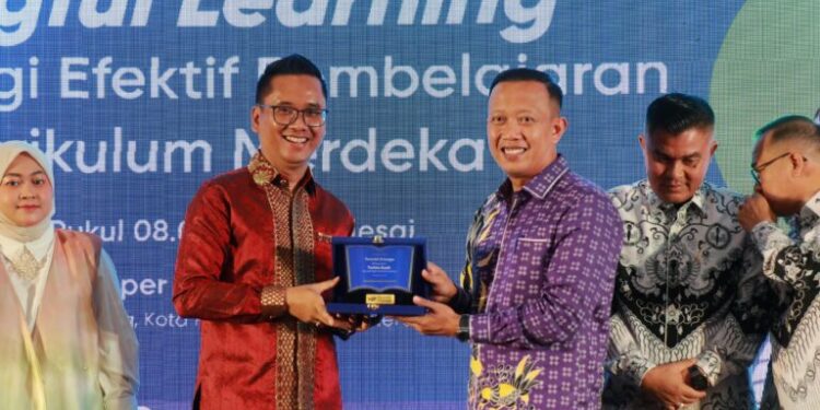 pelatihan Digital Dan Meaningful Learning Kurikulum Merdeka Tingkat TK, SD, SMP Negeri Kota palembang