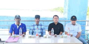 Pj Walikota Langsa Serahkan Dua Unit Kapal ke Gampong Telaga Tujuh