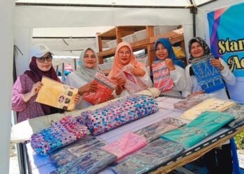 Kunjungi Pasar HUT Ke 26, PKK Aceh Singkil Dorong Pelaku UMKM Untuk Tingkatkan Kreatifitas