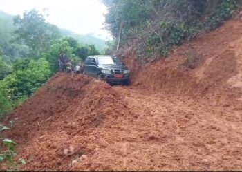 Forkopimcam Linge,Gerak Cepat Gotong Royong Bersama Warga Tangani Jalan Longsor Delung Sekinel- Kute Reje.
