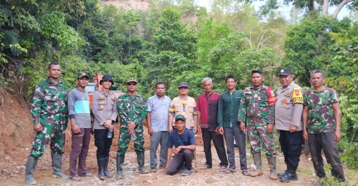 Muspika Linge Kawal Alat Excavator Meluncur Ke Titik Longsor Jalan Kampung Kute Reje,