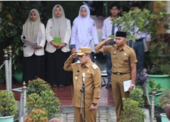 Jadi Inspektur Di SMKN 1 Takengon, Bupati Haili Yoga : “Kunci Sukses Diawali Disiplin, Berbakti Kepada Orang Tua Dan Menghargai Guru”