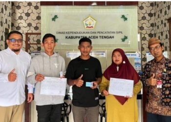 Libur Lebaran, Petugas Dukcapil Aceh Tengah Layani Warga Hingga Ikuti Sosialisasi SMKI