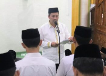 Usai Shalat Subuh, Bupati Haili Yoga Resmi kukuhkan Pengurus Masjid Agung Ruhama