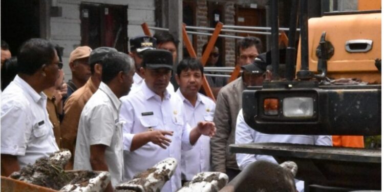 Wabup Muchsin Hasan Tinjau Langsung Perbaikan Drainase Kampung Kung