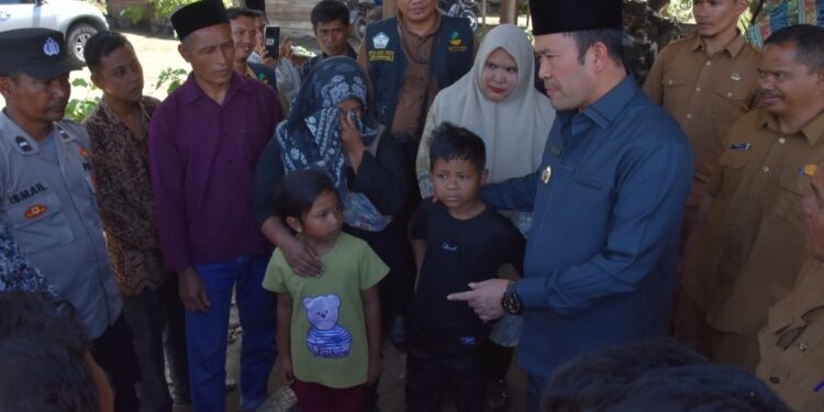 Anak Putus Sekolah Tak Memiliki Akte Kelahiran, Bupati Haili Yoga Selesaikan Dalam Satu Jam