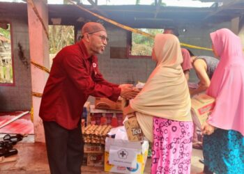 PMI Kota Langsa Salurkan Bantuan untuk Korban Kebakaran 