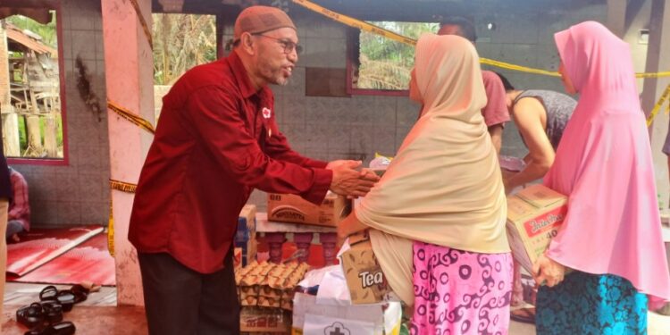 PMI Kota Langsa Salurkan Bantuan untuk Korban Kebakaran 