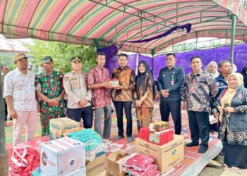 Wabup Aceh Timur Salurkan Bantuan Masa Panik Korban Kebakaran 