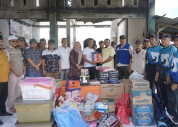 Wabup Nagan Ke Lokasi Kebakaran Di Gampong Parom Salurkan Bantuan Masa Panik