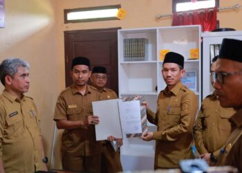 Bupati Aceh Barat Serahkan SK Pelaksaan Tugas Kepada Dua Pejabat