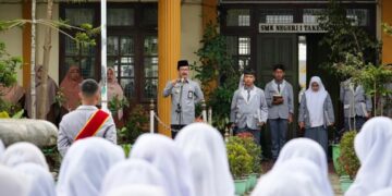 Kakanwil Kemenkum Aceh Meurah Budiman Jadi Pembina Upacara Di SMK Negeri 1 Takengon