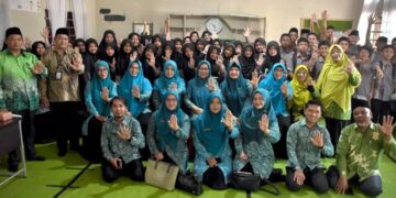 Ketua TP-PKK Ny. Meutia Fauziah Tagore Sosialisasikan Bahaya Bullying Di MTSN 1 Bener Meriah