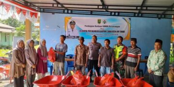 Kepala Desa Subulussalam Timur Wahda SE Berikan Bantuan Alat Pertukangan Bagi Warga