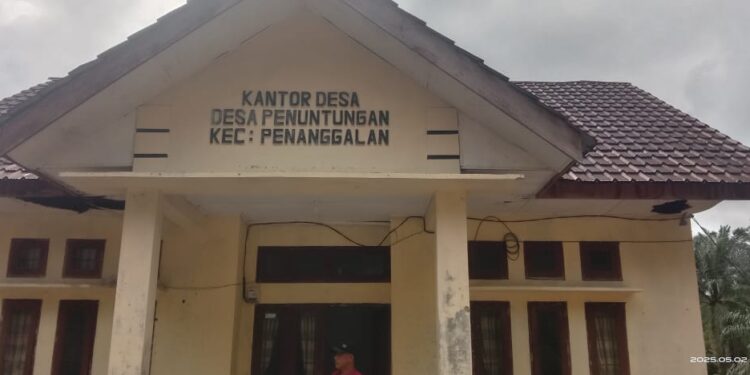 Sikap Kepala Desa Penuntungan Dinilai Tidak Profesional Menanggapi Pertanyaan Wartawan
