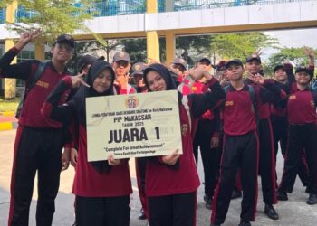 Paskibra SMKN 2 Makassar Juara Satu Lomba Baris berbaris Politeknik Ilmu Pelayaran 
