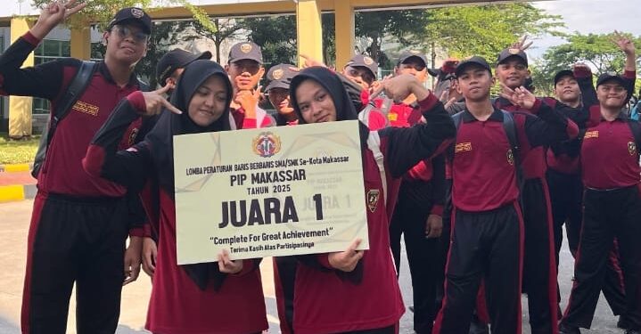 Paskibra SMKN 2 Makassar Juara Satu Lomba Baris berbaris Politeknik Ilmu Pelayaran