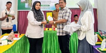 PTPN IV Regional VI Bantu Mesin Pakan Ternak Udang di Kecamatan Langsa Timur