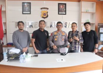 Kapolres Langsa Terima Dua Pucuk Senjata Api