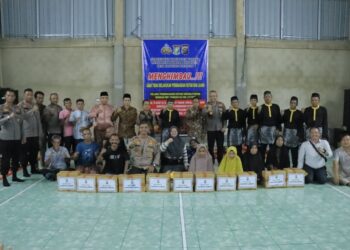 Kapolres Kampar Patroli Jelajah Sungai Salurkan Bansos dan Himbau Masyarakat Di Desa Terpencil