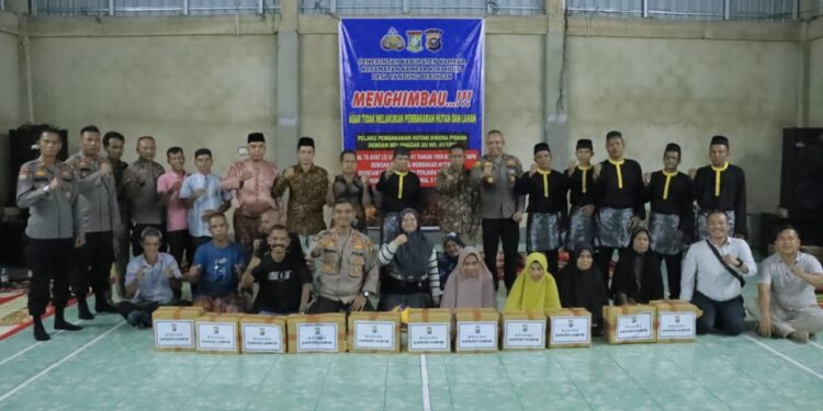 Kapolres Kampar Patroli Jelajah Sungai Salurkan Bansos dan Himbau Masyarakat Di Desa Terpencil