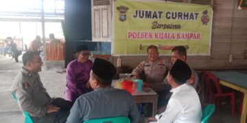 Jum’at Curhat di Kuala Kampar, Polisi Dengar Langsung Keluhan Warga: Dari Karhutla hingga Knalpot Brong
