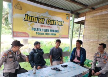 Polsek Teluk Meranti Gelar Jum’at Curhat, Warga Keluhkan Remaja Nongkrong Larut Malam
