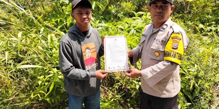 Polsek Langgam Sosialisasikan Larangan Bakar Hutan kepada Warga Desa Sotol
