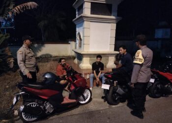 Polsek Pangkalan Kerinci Gelar Patroli Malam, Jaga Keamanan dan Ketertiban Warga