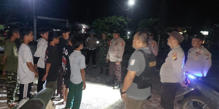 Polsek Kuala Kampar Giatkan Patroli Blue Light, Antisipasi Premanisme dan Balap Liar