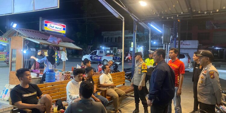 Polsek Pangkalan Kuras Gelar Patroli Blue Light, Ciptakan Rasa Aman di Malam Hari