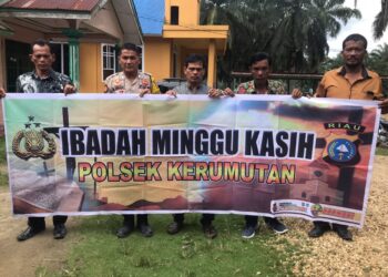 Polsek Kerumutan Gelar Kegiatan Minggu Kasih di Gereja HKBP Bethesda