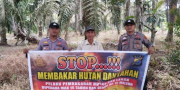 Polsek Teluk Meranti Gencarkan Edukasi Cegah Karhutla, Sebar Maklumat Kapolda Riau di Titik Rawan