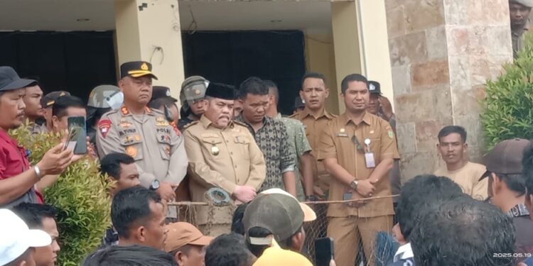Wakil Walikota Subulussalam Temui Pendemo Janji Perjuangkan Hak Masyarakat Terkait Limbah PT MSB II