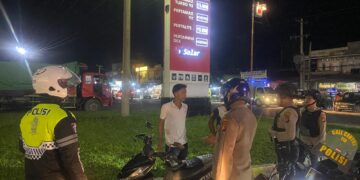 Polsek Pangkalan Kuras Gelar Patroli Blue Light, Antisipasi Premanisme dan Kejahatan Jalanan