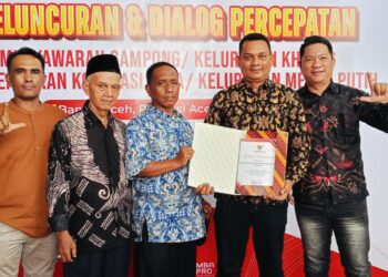 Gampong Paya Bujok Beuramo di Langsa Terima Penghargaan Tercepat Bentuk KMP dari Gubernur Aceh