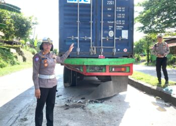 Kasat Lantas Polres Barru Mengingatkan Pengemudi Selalu Membawa Dan Memasang Segitiga