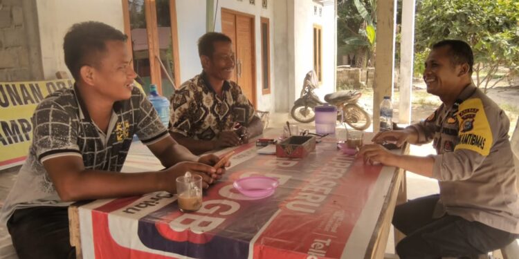 Bhabinkamtibmas Desa Segati Ajak Warga Jaga Kamtibmas dan Bijak Bermedsos