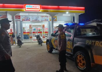 Polsek Kerumutan Gelar Patroli Malam di Pusat Keramaian, Antisipasi Kejahatan C3