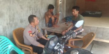 Bhabinkamtibmas Polsek Langgam Lakukan DDS Sambang Warga, Ajak Jaga Harkamtibmas dan Waspada Hoax