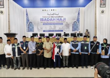 Ismail Wabup Aceh Tamiang Lepas Jemaah Haji Di Kloter Tujuh