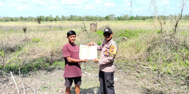 Bhabinkamtibmas Pangkalan Kerinci Gencar Patroli dan Sosialisasi Larangan Bakar Hutan