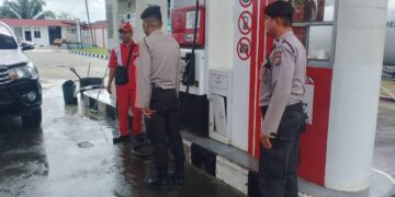 Polsek Pangkalan Kerinci Gelar Patroli di Pusat Keramaian dan SPBU, Situasi Aman dan Kondusif